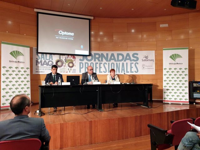 Presentación del  ‘Informe Anual del Sector Agrario en Castilla y León’ en 'Salamaq'.