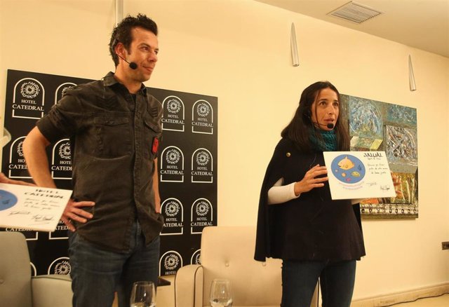 Rueda de prensa de los padres de Gabriel Cruz, Ángel Cruz (i) y Patricia Ramírez (d) con motivo del primer aniversario de su desaparición. En el Hotel Catedral. 