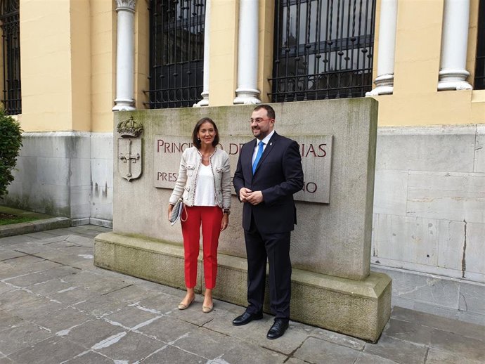 Reyes Maroto y Adrián Barbón