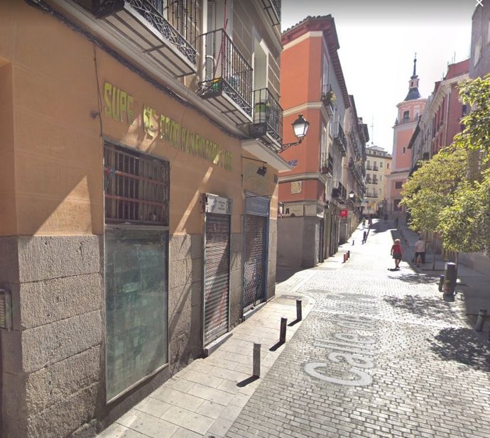 Imagen del local asaltado con violencia en Lavapiés