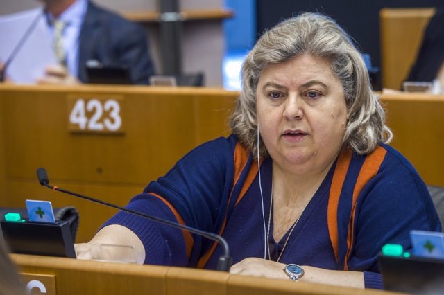 La eurodiputada del PSOE Clara Aguilera apoya la campaña de frutas y hortalizas 