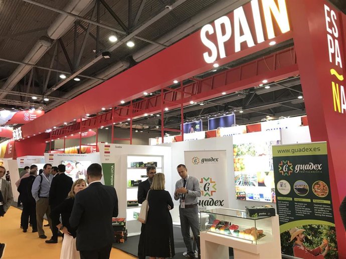 Empresas hortofrutícolas andaluzas promocionan sus productos en la feria Asia Fruitlogística