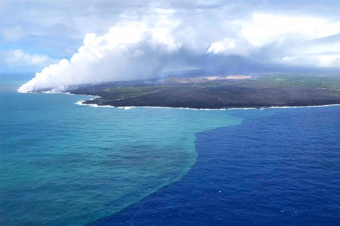 Durante la erupción masiva de Kilauea en 2018, apareció una súper floración de algas que se extendió por millas. Los geoquímicos de USC Dornsife y los investigadores de la Universidad de Hawai investigaron lo que condujo al crecimiento
