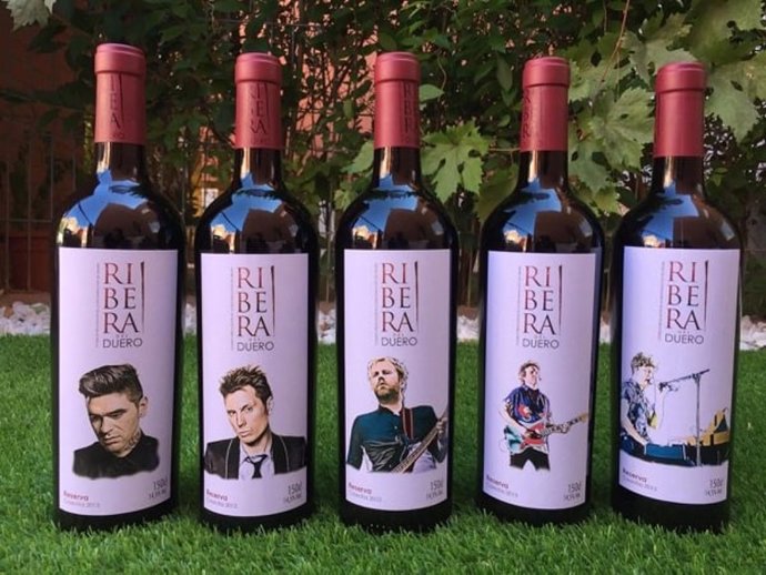 Botellas de vino de Ribera dedicadas a la banda Franz Ferdinand.