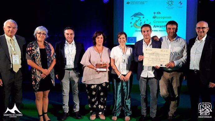 La Vía Verde 'Montes de Hierro-Burdinmendi' recibe el premio de la asociación europea de vías verdes