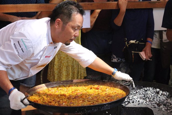 Un total de 40 chefs internacionales competirán por preparar la "mejor paella de