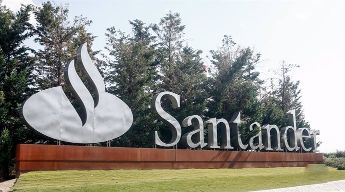 Economía.- Santander eleva hasta el 91,65% su participación en su filial en Méxi