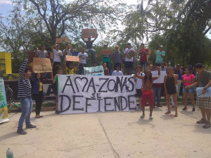 Manifestación en Leticia, capital del Amazonas colombiano, contra la deforestación del 'pulmón' del planeta