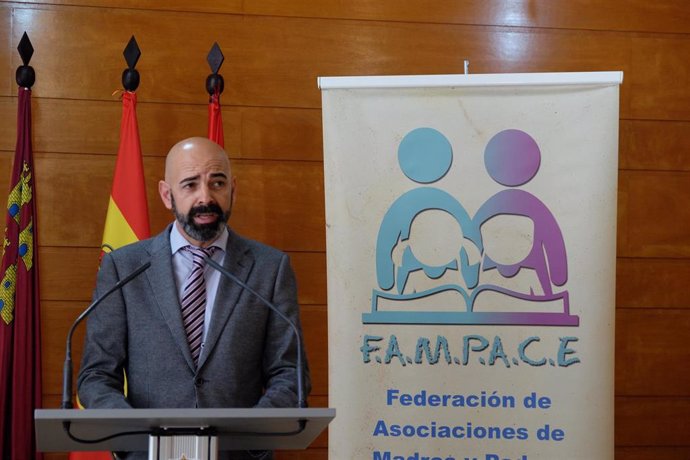 Rafael Martínez, presidente de la Federación de Asociaciones de Madres y Padres de Centros Cooperativos de Enseñanza de la Región de Murcia (Fampace)