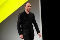 Froome vuelve al quirófano tras cortarse con un cuchillo de cocina