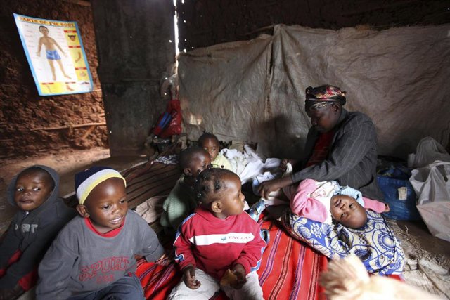     Naciones Unidas ha declarado este miércoles la situación de hambruna en dos regiones del sur de Somalia y ha advertido de que podría ampliarse a otros puntos de este país del Cuerto de Africa en los dos próximos meses a menos que llegue la ayuda de lo