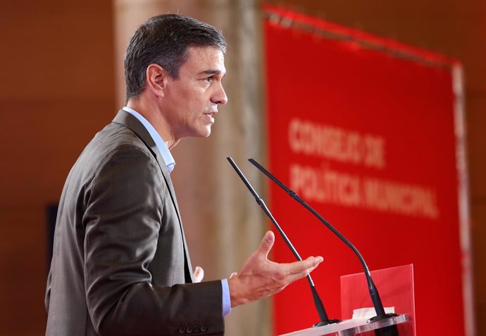 El presidente del Gobierno en funciones, Pedro Sánchez, interviene en la reunión del Consejo Municipal del PSOE en Toledo (Castilla-La Mancha).