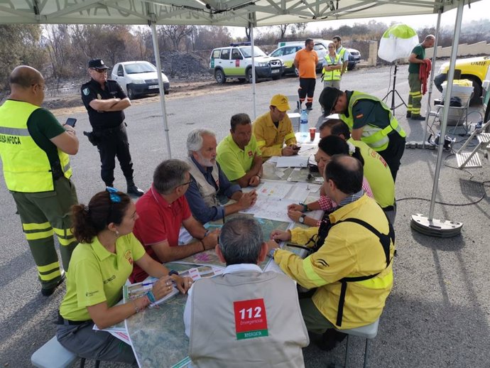 La dirección de Extinción del incendio del Dispositivo para la Prevención y Extinción de Incendios Forestales de Andalucía en El Ronquillo