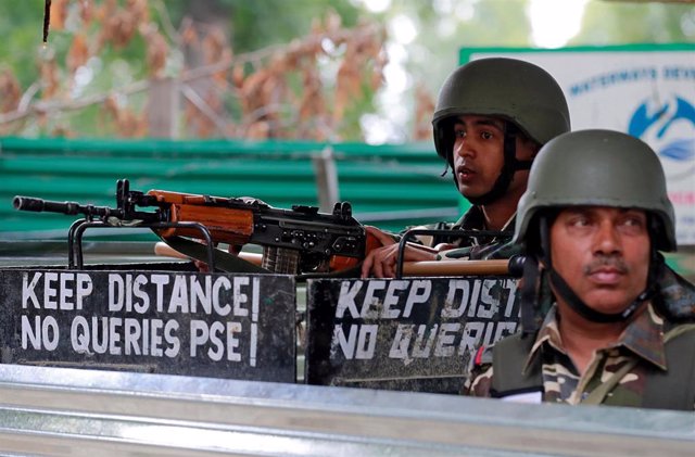 Fuerzas de seguridad indias en Srinagar, Cachemira
