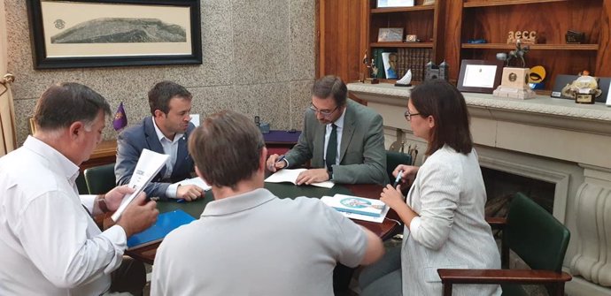 Reunión entre el Ayuntamiento de Jaén y la UJA