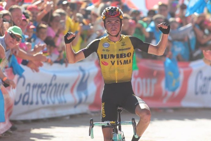 El ciclista estadounidense Sepp Kuss (Jumbo-Visma) se ha adjudicado la decimoquinta etapa de la Vuelta a España, de 154,4 kilómetros con salida de Tineo y final en alto en el Santuario del Acebo