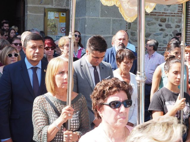 La delegada del Gobierno, Mercedes Martín participa junto a miles de fieles en la romería de la Virgen de la Chilla.