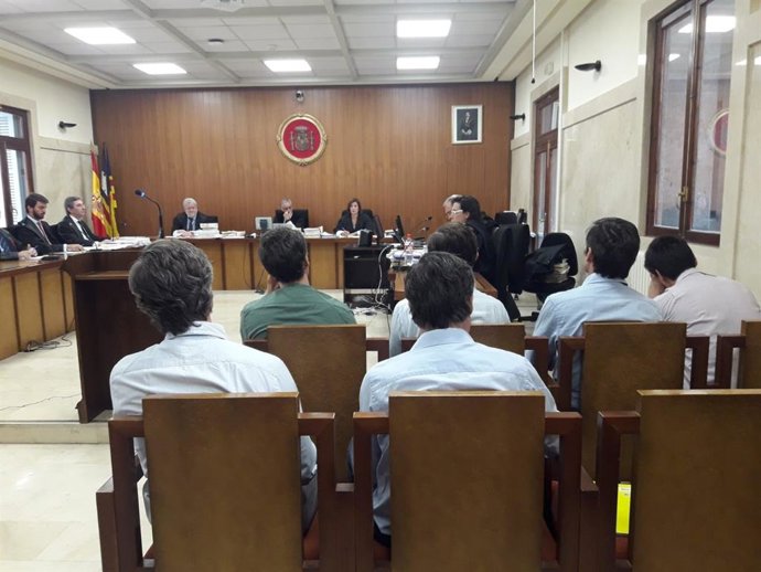 Juzgan a los hermanos Ruiz-Mateos por una estafa en la compra del hotel Eurocalas.