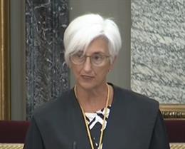 AV.-Fiscal general advierte: todos tienen "la imperiosa obligación de acatar" la