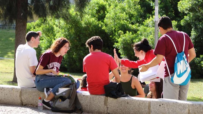 Estudiantes en las instalaciones de la Universidad Pablo de Olavide. 