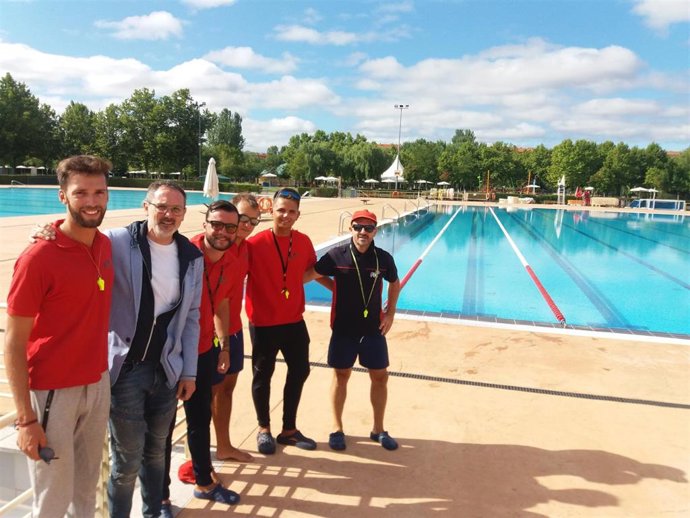 Ultimo día de las piscinas municipales de Logroño