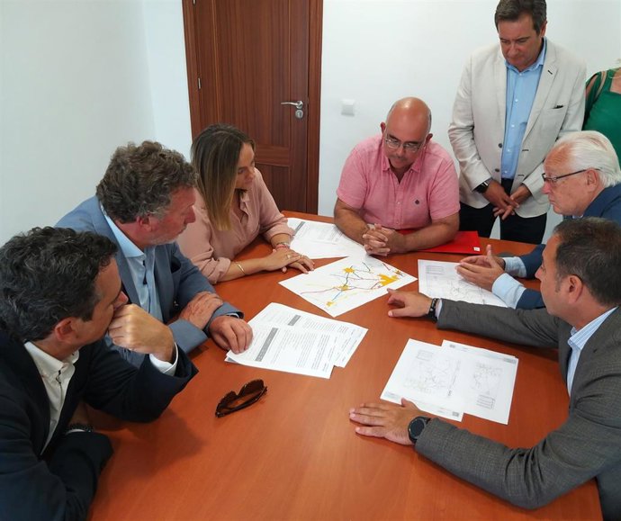 Visita de la consejera de Fomento, Infraestructuras y Ordenación del Territorio, Marifrán Carazo, al centro de conservación de carreteras de Alcalá de Guadaíra (Sevilla).