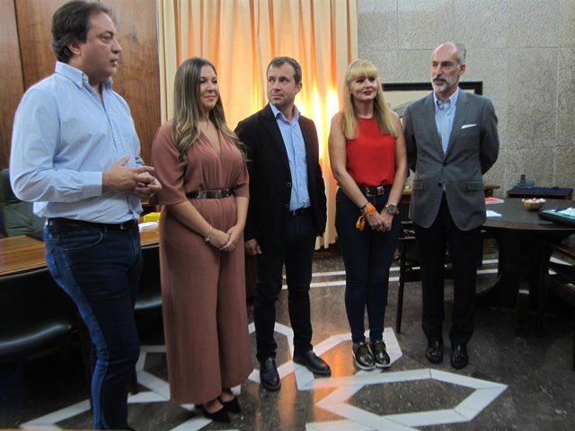 Julio Millán y Raquel Morales antes del encuentro