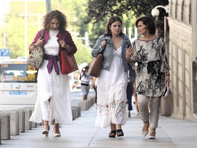 Llegada del equipo negociador del PSOE a la reunión con Podemos