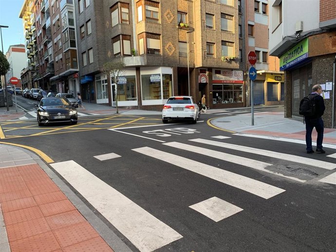 Cruce de Nafarroa y Lehendakari Agirre en Basauri