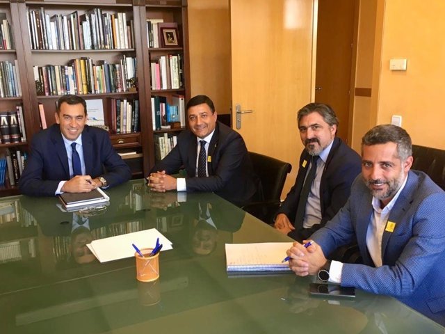 Reunión del presidente de la CHT, Antonio Yáñez, con el presidente de la Diputación de Ávila, Carlos García.