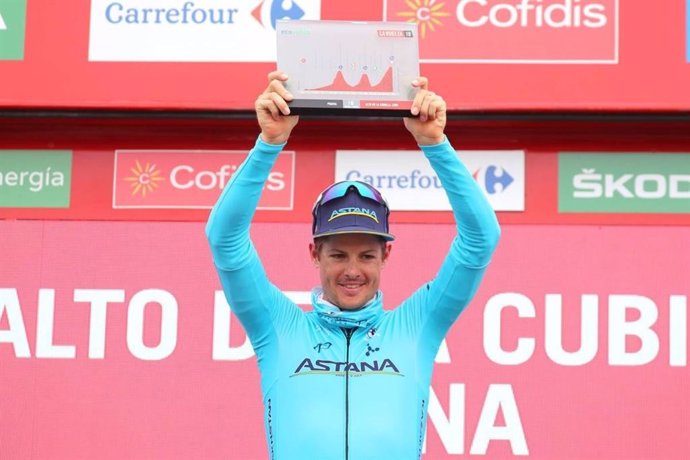 El ciclista danés Jakob Fuglsang (Astana) gana la decimosexta etapa de la Vuelta a España, disputada entre Pravia y el Alto de La Cubilla sobre 144,4 kilómetros