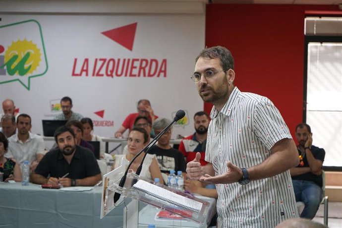 El coordinador general de IU Andalucía, Toni Valero, en un acto