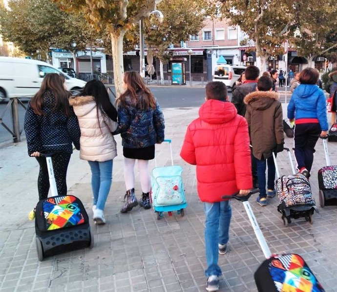 Varios colegios de Huesca participan en la inciativa 'Todos Juntos a la Escuela'