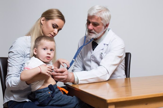 Pediatras valencianos advierten que las visitas se duplican en el inicio de curso y aconsejan medidas de prevención