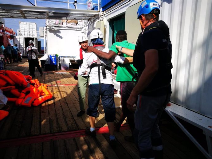 Europa.- El 'Ocean Viking' rescata a otros 34 migrantes localizados en el Medite
