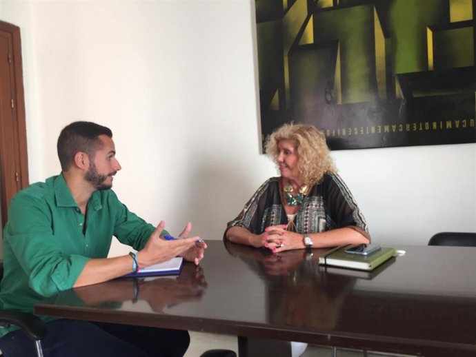 Mario Fernández, de Diputación de Cádiz, y Manuela Aguilera, del colegio de técnicos agrícolas