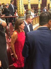 Armengol dice que cada vez que se reúne con Sánchez le explica "las necesidades de Baleares"