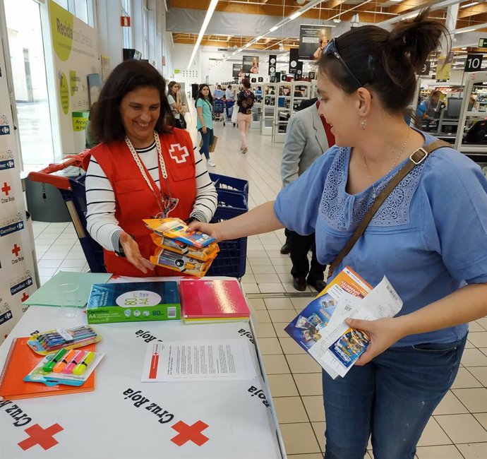 Cruz Roja en La Rioja recauda más de 4.400 euros en material escolar en la 'Vuel