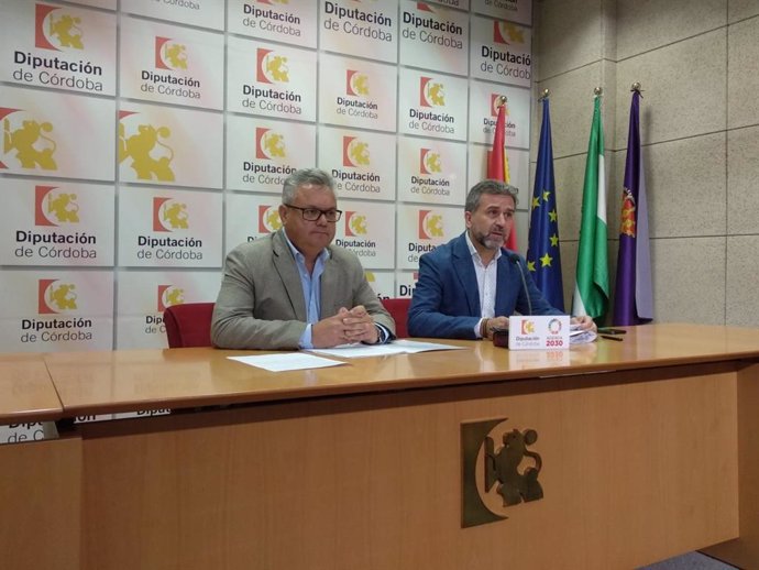 Morales (izda.) y Sánchez informan sobre los acuerdos de la Junta de Gobierno