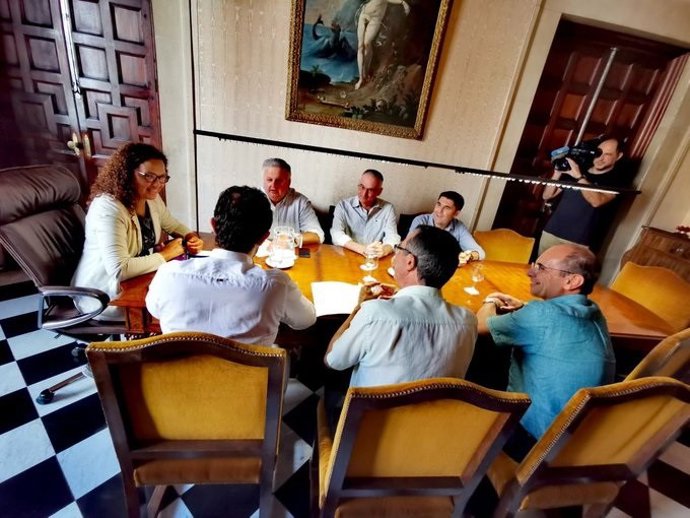 Reunión de la FEBT con la presidenta del Consell, Catalina Cladera.