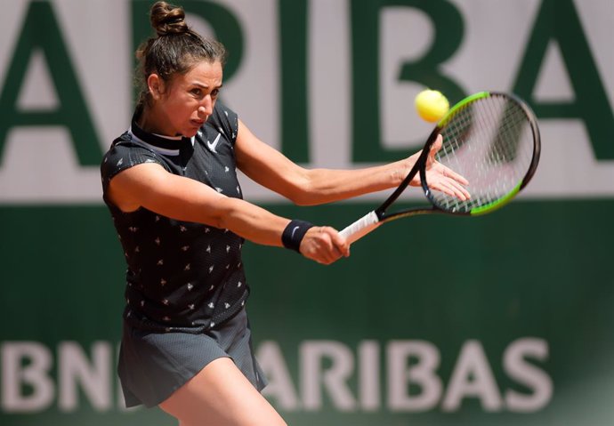 Tenis.- Sorribes avanza a octavos en Hiroshima y Badosa se despide en Nanchang