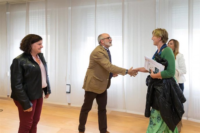 El consejero se reúne con el sindicato TU