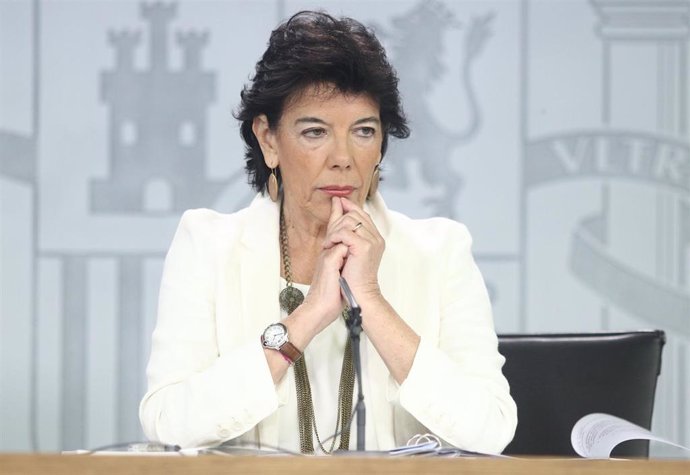 La ministra Portavoz, y de Educación y Formación Profesional en funciones, Isabel Celaá, comparece ante los medios de comunicación tras la reunión del Consejo de Ministros en Moncloa.