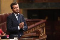 Casado compara a Sánchez con Boris Johnson y proclama: "España no merece elecciones ni un presidente como usted"