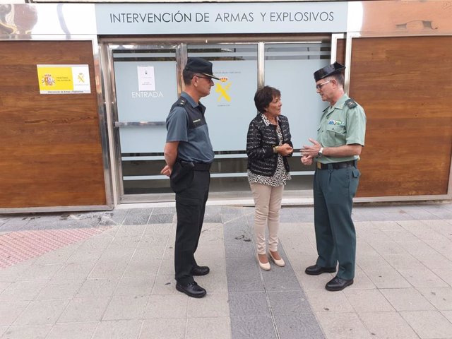 La Delegada del Gobierno en Castilla y León, Mercedes Martín, visita las renovadas instalaciones de la Intervención de Armas de la Guardia Civil en León.