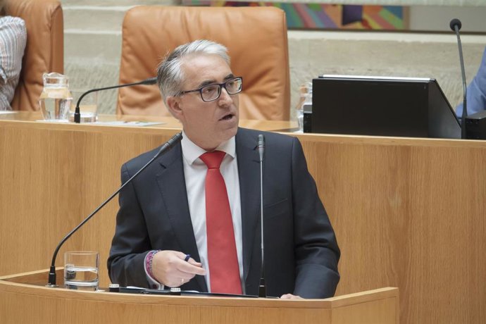El portavoz del PP en el Parlamento de La Rioja, Jesús Ángel Garrido, durante la segunda sesión del pleno de investidura para la Presidencia de La Rioja.