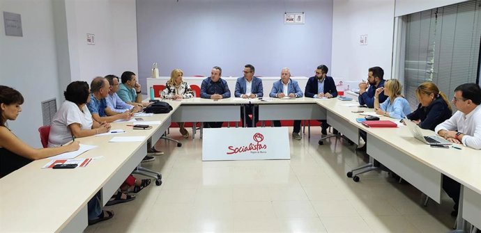 Reunión del PSRM-PSOE con representantes del sector de la hostelería