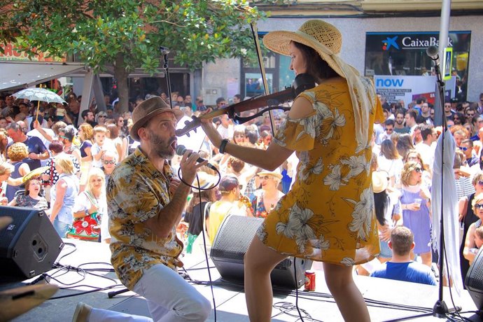 La música conquistará desde este jueves las calles de Arnedo con el 'Fárdelej'