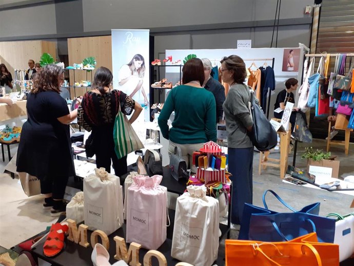 [Grupoeconomiacat] Foto Y Nota De Prensa: Más De Una Decena De Empresas De Moda Muestran Sus Diseños De Temporada En Los Salones De Moda De París Con Apoyo De Extenda