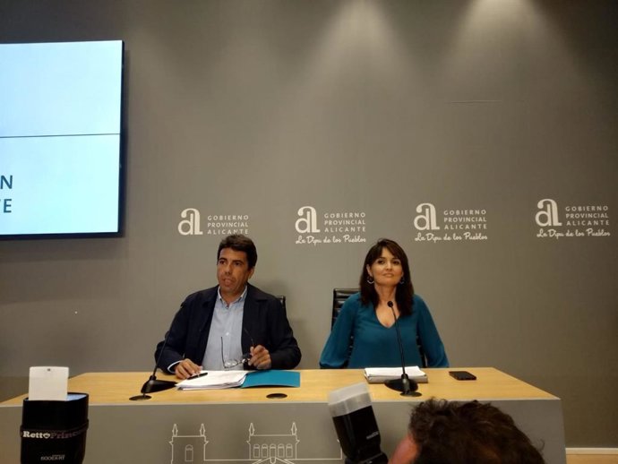 El presidente de la Diputación, Carlos Mazón, y la vicepresidenta de la institución, Julia Parra. Imagen de archivo.